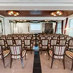 Dvorec Hotel