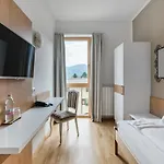 Hotel Dvorec 3*