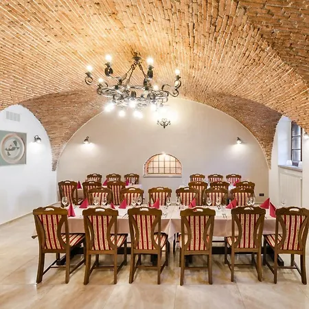Otel Dvorec Tolmin