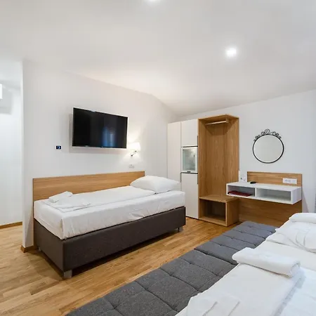 Szálloda Dvorec Tolmin