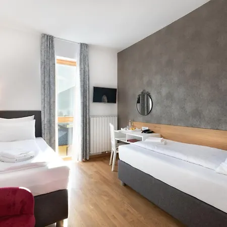 Ξενοδοχείο Dvorec 3*