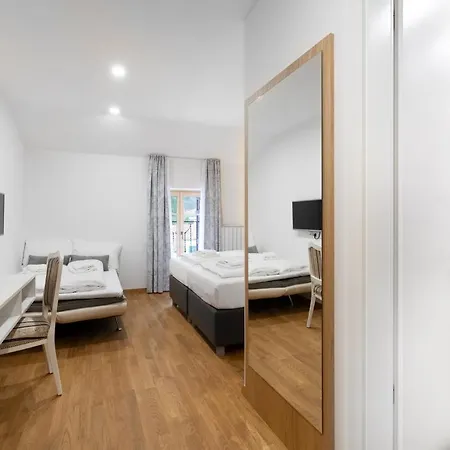Otel Dvorec Tolmin