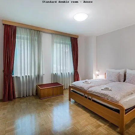 Dvorec Szálloda Tolmin