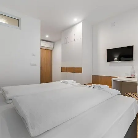 Otel Dvorec 3*