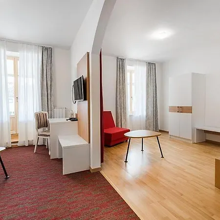 Ξενοδοχείο Dvorec 3*