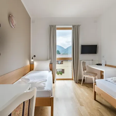 Szálloda Dvorec Tolmin