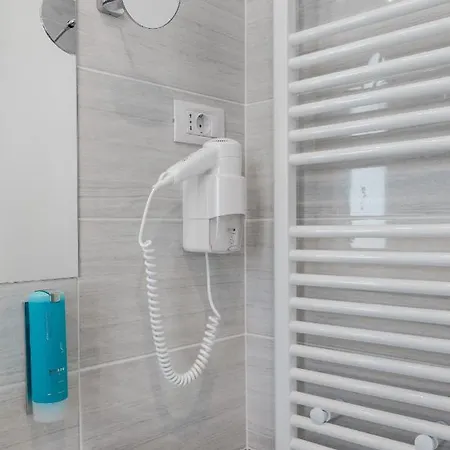 Dvorec Otel Tolmin