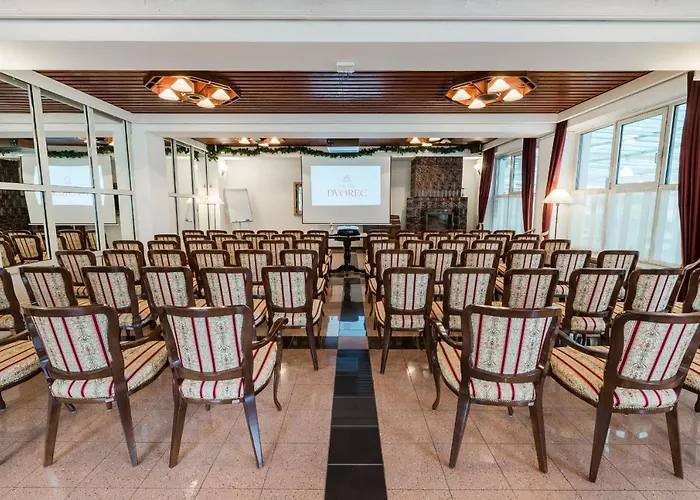 Dvorec Hotell